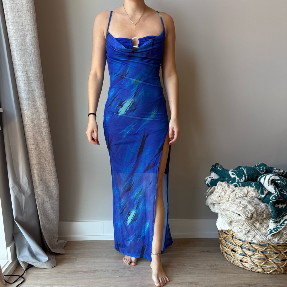 Elegant Blue Sleeveless Dress